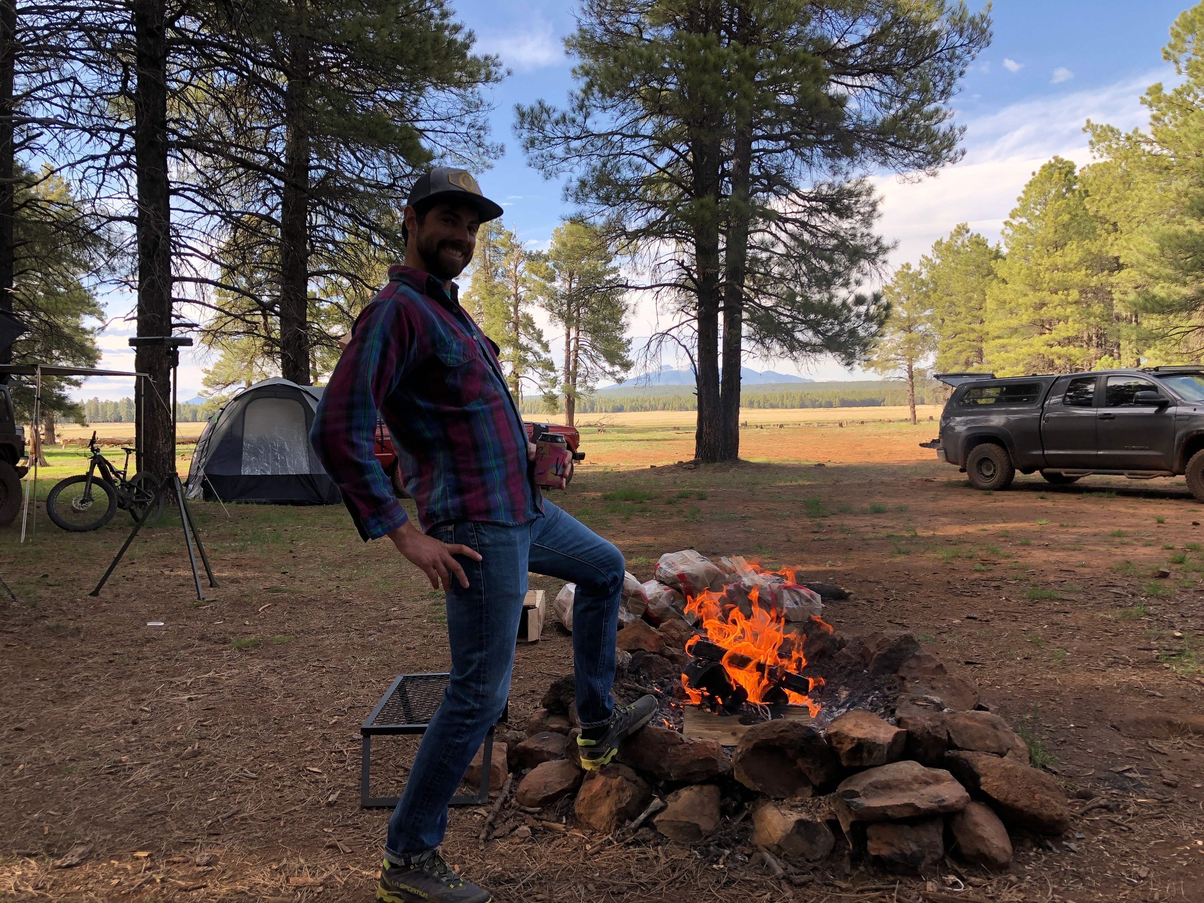 How to Poop in the Woods: A No-Nonsense Guide for Car Campers 💩